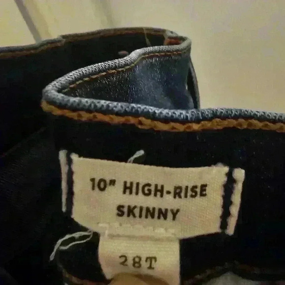 Madewell Women's 10" High-Rise Skinny Jeans in Danny Wash size 28T - Picture 4 of 4